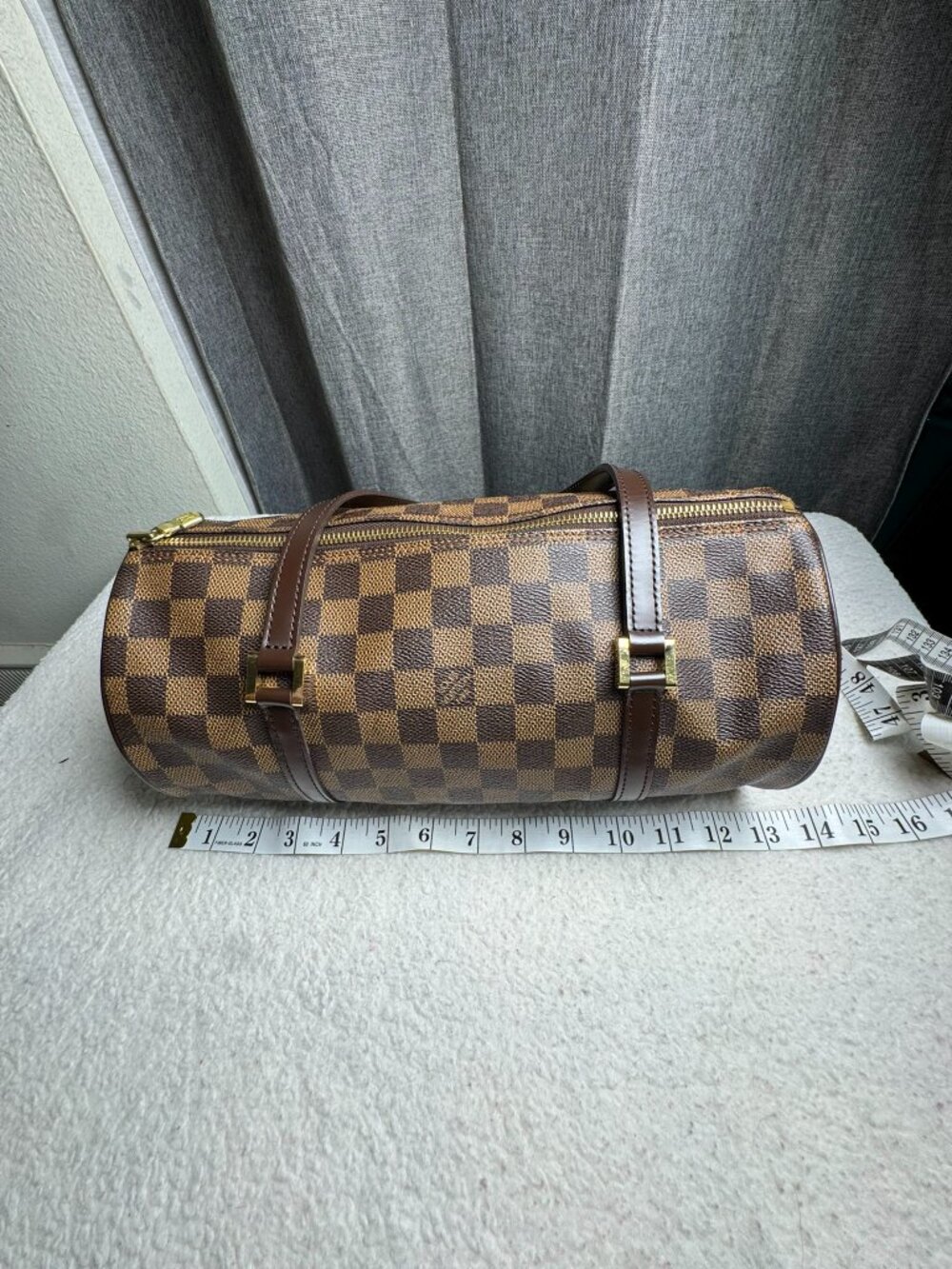 LOUIS VUITTON Authentic Papillon 30 in Damier Ebene - Picture 3 of 14